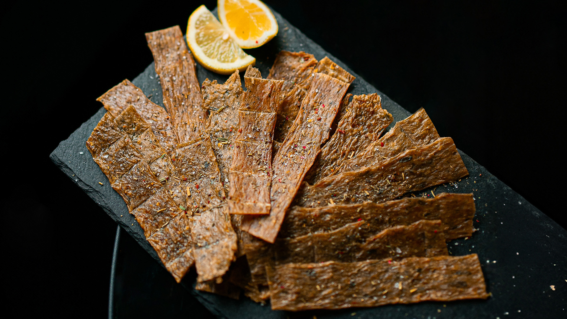 Fish jerky – Skvělý snack plný bílkovin